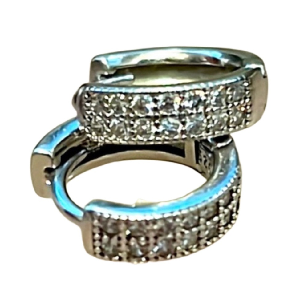 Italian Sterling Silver 🆕 w/ Cubic Zirconia Huggies.